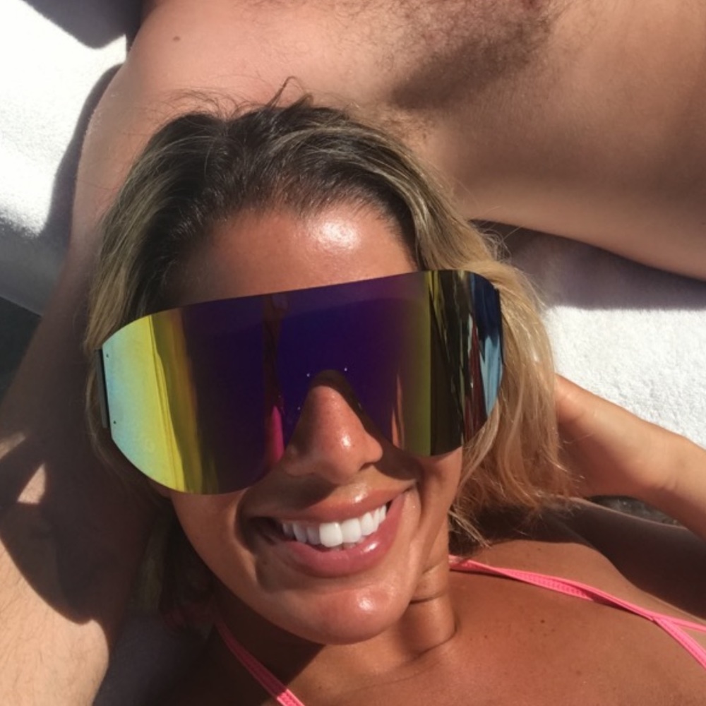 Large sunglasses - Picture 1 of 6